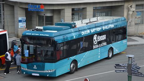 Jeden z testovaných elektrobus v Hradci Králové.