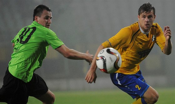 Radim Breite (vpravo) v derby jednu anci spálil, jeho Varnsdorf podlehl...