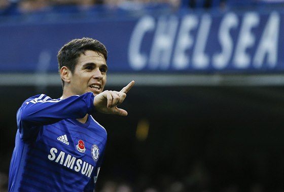 JE TAM. Oscar, záloník Chelsea, se raduje ze svého gólu proti Queens Park...