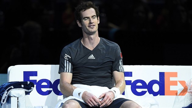Andy Murray na vod Turnaje mistr nestail na Keie Niikoriho.