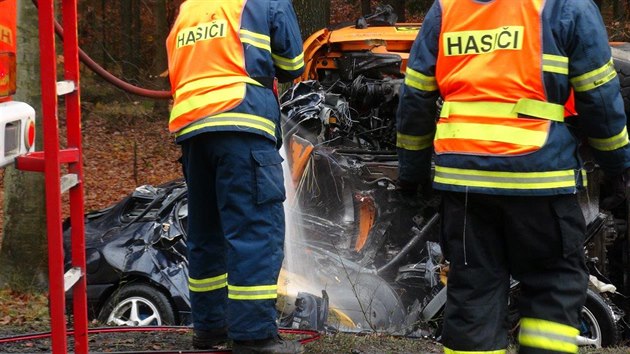 idi osobnho vozu se nedaleko Rakovnka stetl eln s projdjcm nkladnm autem, nehodu nepeil (7.11.2014)