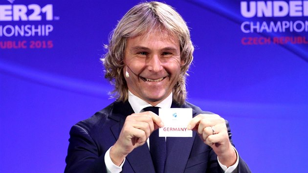 FAVORIT. Pavel Nedvd prv vylosoval Nmecko k eskmu tmu do zkladn skupiny mistrovstv Evropy do 21 let.