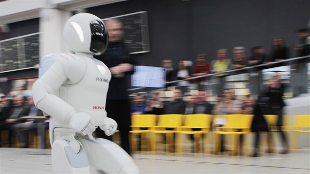 Science centrum Techmania v Plzni m na pr dn zapjen dva roboty Asimo japonsk firmy Honda.