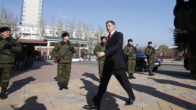 Alexandr Zacharenko m na svou inauguraci (Donck, 4. listopadu 2014).