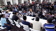 Rodie zmizelých student v Mexiku (7. listopadu 2014).