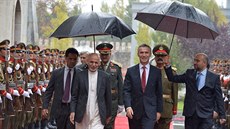 Generální tajemník NATO Jens Stoltenberg s afghánským prezidentem Arafem...