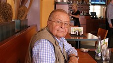 Zdeněk Braunschläger hrál v nejznámějších českých filmech a seriálech. Zdeněk Braunschläger hrál v nejznámějších českých filmech a seriálech.