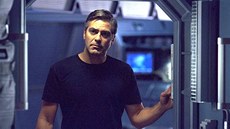 V roce 2002 natočil Lemovu Solaris režisér Steven Soderbergh s Georgem Clooneym V roce 2002 natočil Lemovu Solaris režisér Steven Soderbergh s Georgem Clooneym