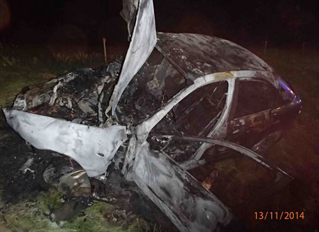 Po nehod u Lukavic na Zábesku shoelo jedno z aut.