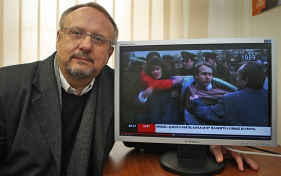 Jaroslav Marek se zábrem z ledna 1989, kdy jeho i manelku na demonstraci na...