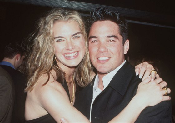 Brooke Shieldsová a Dean Cain (4. dubna 2000)