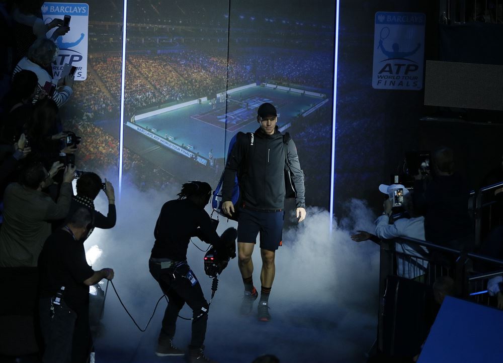 eský tenista Tomá Berdych pichází na kurt ke druhému zápasu na Turnaji...