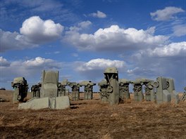 Carhenge je replikou anglického Stonehenge poblí msta Alliance v americké...