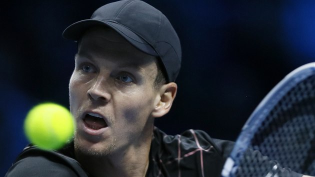 Tomá Berdych se soustedí na úder v posledním utkání skupiny A na Turnaji...