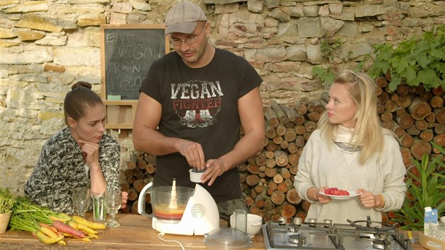 Mistr republiky v thajskm boxu Jan Mller je vegan a vyvrac tak mtus, e jsou vegani vychrtl stzlci.