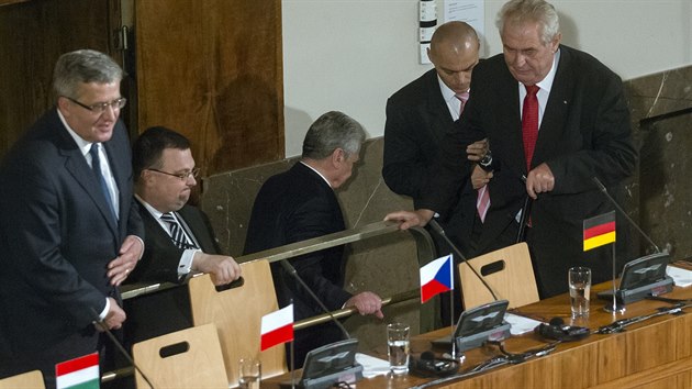 Prezident Milo Zeman na zatku diskuse v Prvnick fakult Univerzity Karlovy.