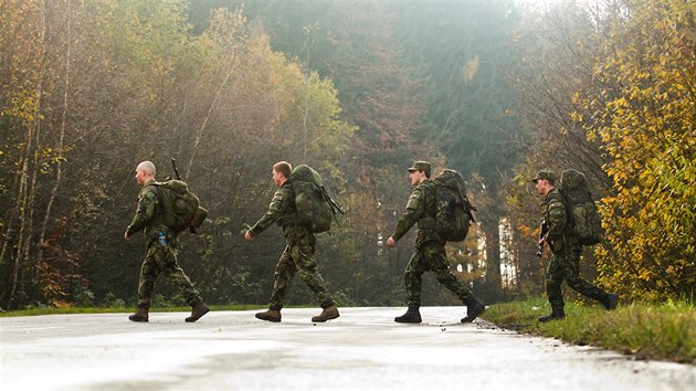 3 . ronk Memorilu eskoslovenskch parautist obnel pochod na trase o dlce 70 klilometr . Trasa vede z Chrudimskho letit na hrad Lichnici a zpt. Povinn as pro zskn medaile je 16 hodin.