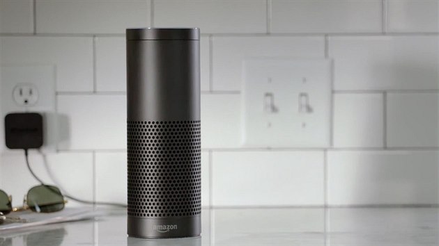 Takto bude vypadat Amazon Echo. K dodání bude v pítích týdnech. Zatím umí...