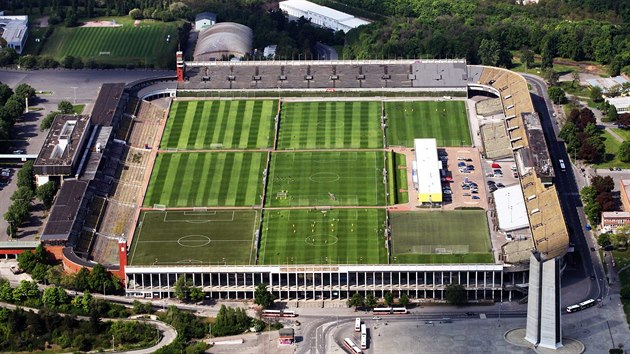 Celkov kapacita stadionu, napklad na koncert, je 250 tisc mst, z toho 56 tisc k sezen.