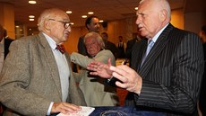Richard Salzmann a Václav Klaus před zahájením semináře k 17. listopadu. Richard Salzmann a Václav Klaus před zahájením semináře k 17. listopadu.