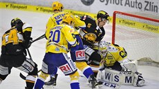 Zleva Ondřej Jurčík z Litvínova, Patrik Urbanec ze Zlína, Oldřich Kotvan ze... Zleva Ondřej Jurčík z Litvínova, Patrik Urbanec ze Zlína, Oldřich Kotvan ze...