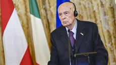 Itálie spekuluje o konci Georgia Napolitana ve funkci prezidenta. Itálie spekuluje o konci Georgia Napolitana ve funkci prezidenta.