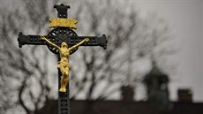 Vyšetřování vraždy 15leté školačky se odehrává v ponurém pohraničí. Vyšetřování vraždy 15leté školačky se odehrává v ponurém pohraničí.