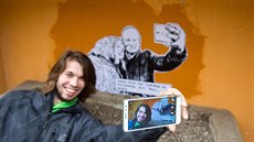 Ojedinělý projekt vytvořila mladá streetartová umělkyně a komiksová kreslířka... Ojedinělý projekt vytvořila mladá streetartová umělkyně a komiksová kreslířka...