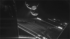 Autoportrét sondy Rosetta ve vzdálenosti 16 kilometrů od komety Autoportrét sondy Rosetta ve vzdálenosti 16 kilometrů od komety