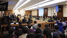 Soud v jihokorejském Kwangdu vynáí rozsudek nad 15 leny posádky trajektu...