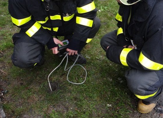 I hasii jsou s pomocí speciálního pístroje schopní zmit koncentraci metanu.