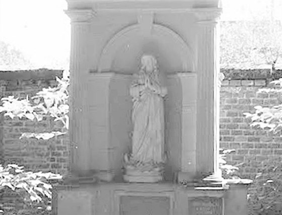 Ukradená socha Panny Marie je vysoká 120 centimetr.