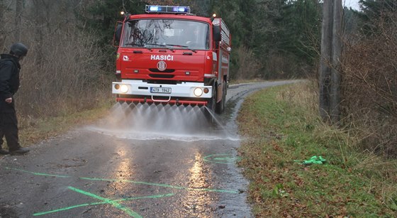 S itním cest v areálu pomáhají pyrotechnikm také hasii, zbytky munice jsou...