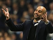 TO MYSLTE VN? Trenr fotbalist Bayernu Mnichov Pep Guardiola se div bhem...