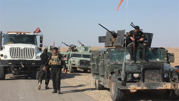 lenov irckch bezpenostnch sil a itskch milic v provincii Dijla (19. listopadu 2014).