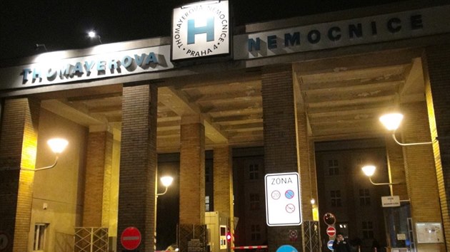 Vzesk sluba neuhldala vzn, uprchl pi pevozu do krsk nemocnice v Praze (25. listopadu 2014).