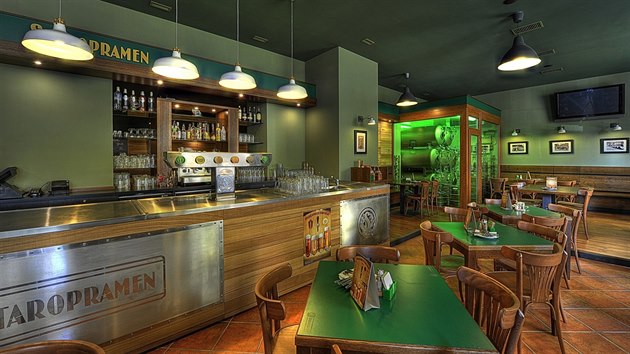 Nov restauran s Staropramenu Nae hospoda. Pivovar jich chce otevt destky v regionech.