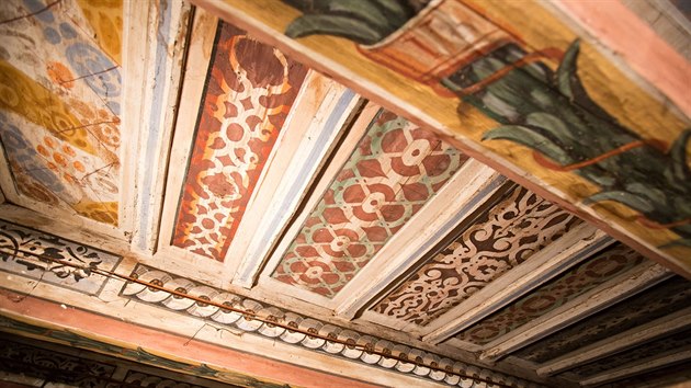 Pi rekonstrukci zmku objevili dlnci uniktn a velmi zachovan renesann strop o rozloze 250 metr tverench.