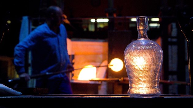 Run vyrbn aukn lahve zhotovili skli v Lindav na eskolipsku. 