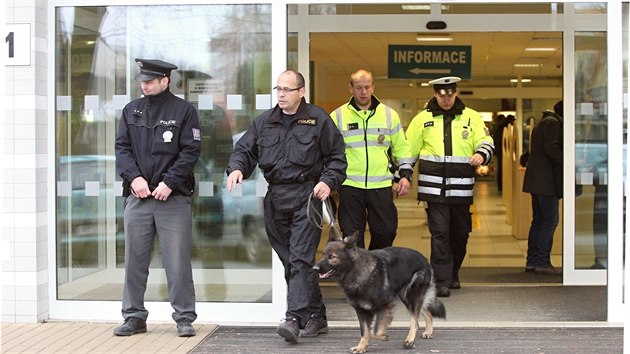 Sotva se havlkobrodsk nemocnice vzpamatovala ze tvrten evakuace kvli anonymu, kter veer pohrozil bombou v budov, ozval se vhrun telefont znovu.