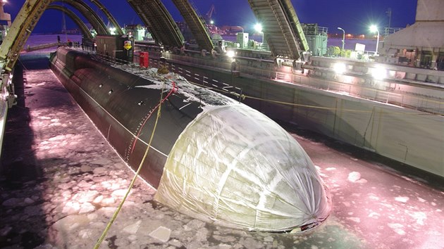 Nov jadern ponorka Alexandr Nvsk  v lodnici Sevma
