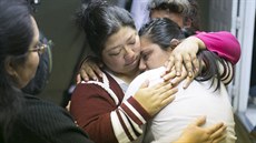 Mezi imigranty ve Phoenixu po Obamově projevu zavládlo dojetí (21. listopadu... Mezi imigranty ve Phoenixu po Obamově projevu zavládlo dojetí (21. listopadu...