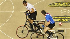 Mistrovství světa v halové cyklistice. Souboj v kolové mezi českým týmem... Mistrovství světa v halové cyklistice. Souboj v kolové mezi českým týmem...