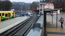 Opravené nástupiště a kolejiště už mají také v Tanvaldu. Opravené nástupiště a kolejiště už mají také v Tanvaldu.