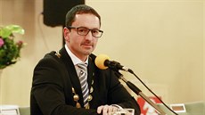 Nový pardubický primátor Martin Charvát začal městu šéfovat. Nečekají na něj... Nový pardubický primátor Martin Charvát začal městu šéfovat. Nečekají na něj...