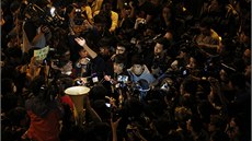 Centrum Hongkongu stále okupují demonstranti, by u je jich o poznání mén