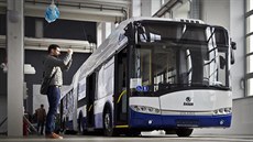 Slavnostní odhalení jubilejního trolejbusu s pořadovým číslem 14 000. Slavnostní odhalení jubilejního trolejbusu s pořadovým číslem 14 000.