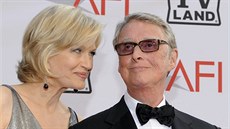 Režisér Mike Nichols s manželkou na udílení čestné ceny Amerického filmového... Režisér Mike Nichols s manželkou na udílení čestné ceny Amerického filmového...