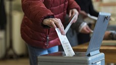Švýcaři v nedělním referendu odmítli další razantní omezení počtu přistěhovalců... Švýcaři v nedělním referendu odmítli další razantní omezení počtu přistěhovalců...