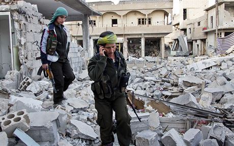 Kurdské bojovnice v Kobani (19. listopadu 2014).